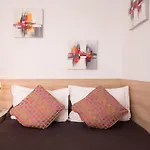 De L'horloge Aparthotel Paris