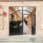 Aparthotel De L'horloge 2*