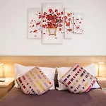 De L'horloge Aparthotel Paris