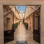 Hotel De L\'Horloge