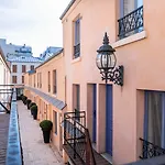 De L'horloge Aparthotel