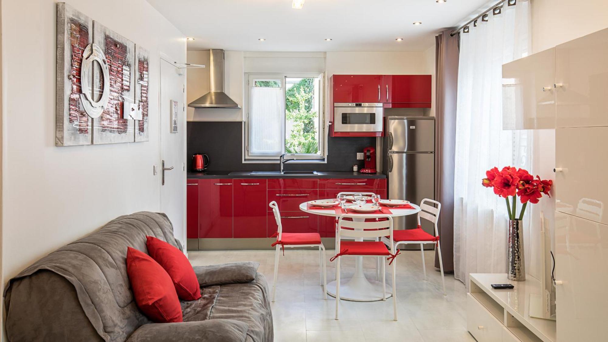 De L'horloge Aparthotel 2*