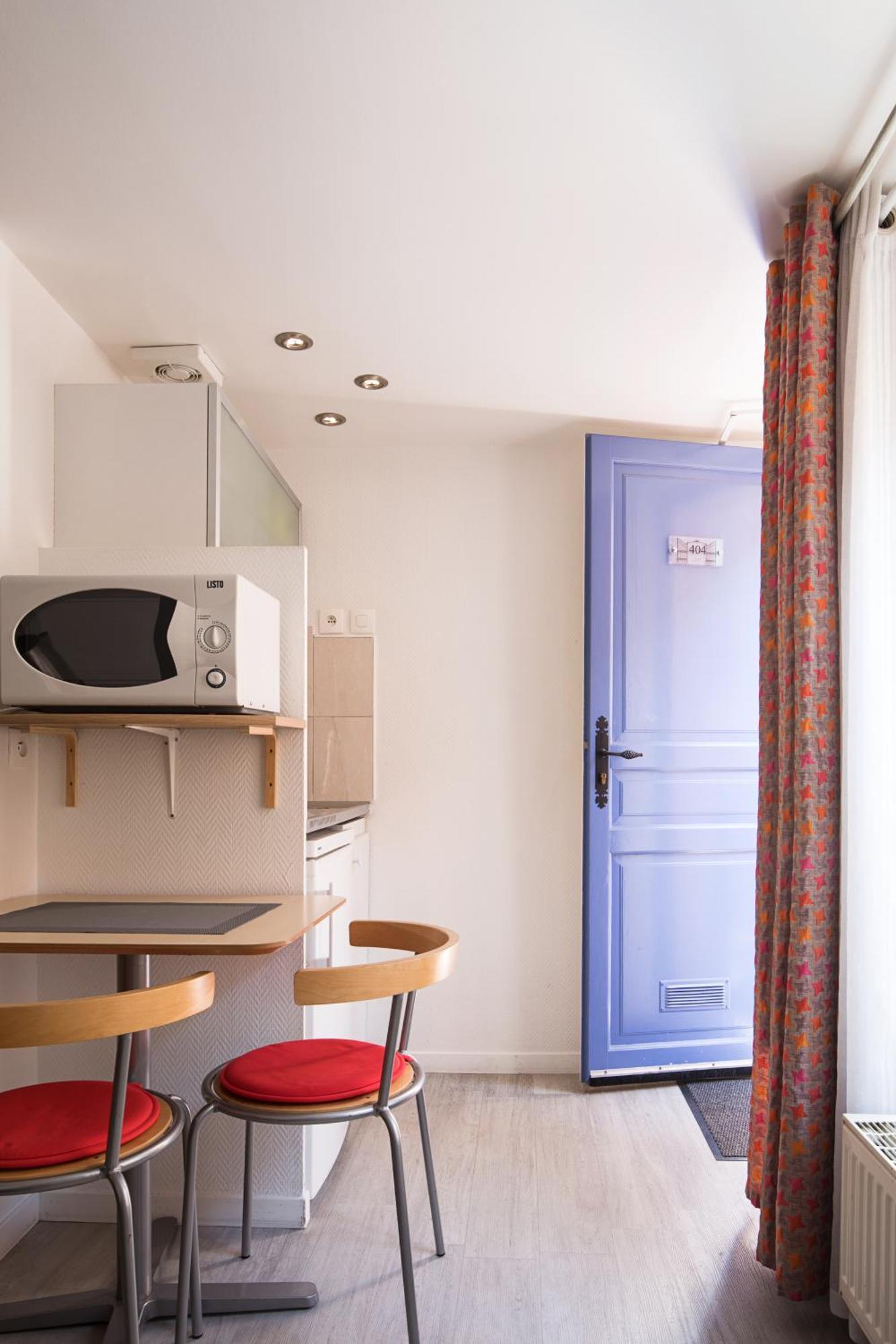 De L'horloge 2* Paris