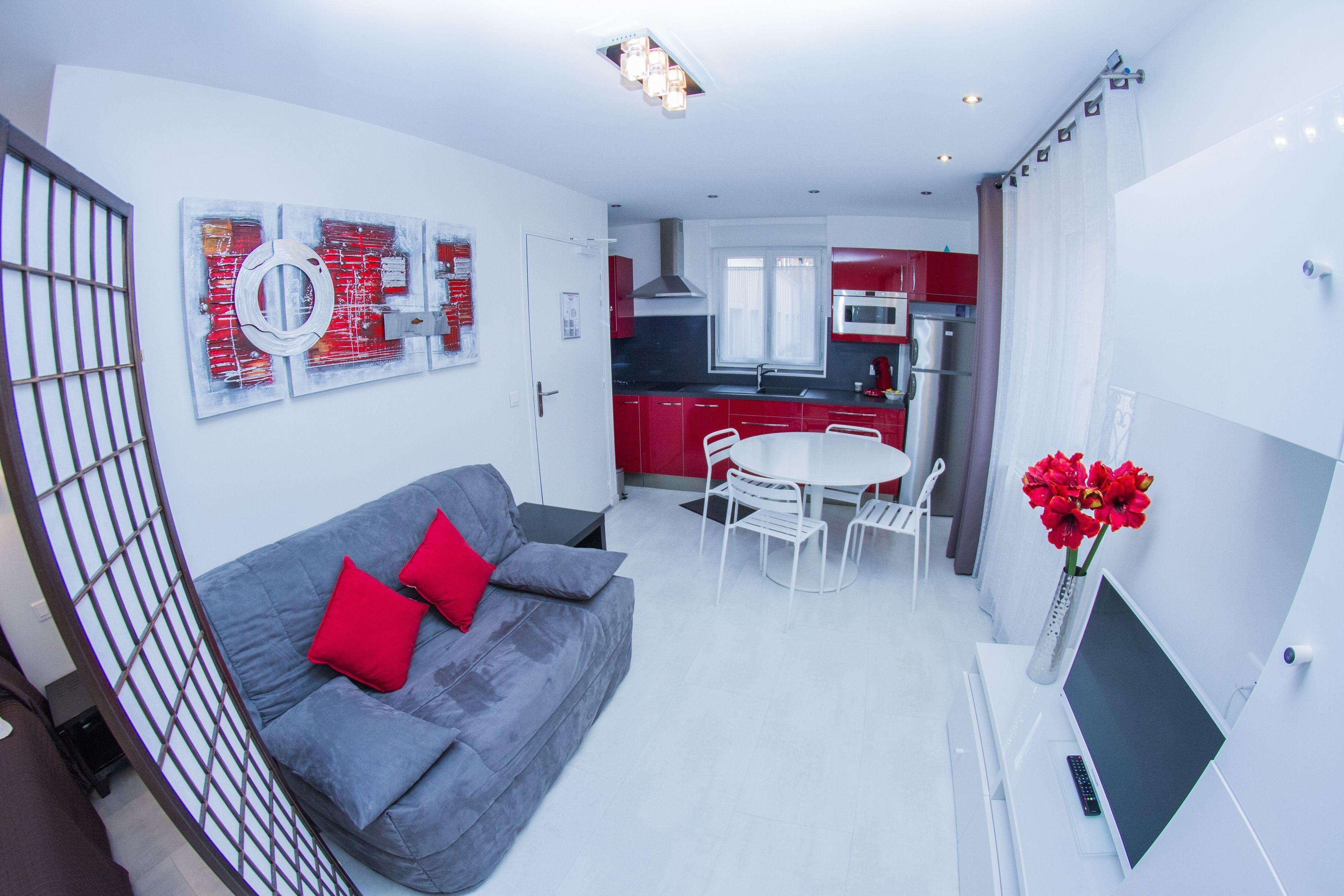 De L'horloge 2* Paris